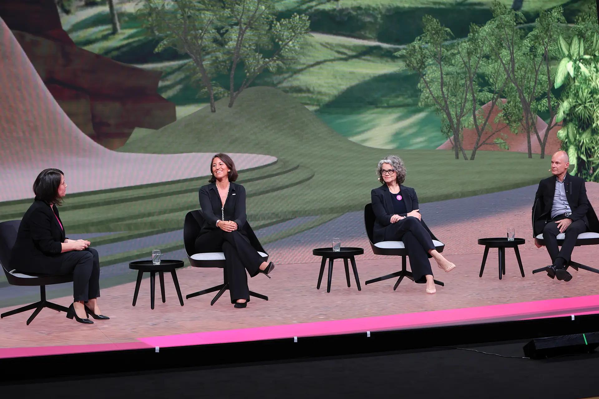 Telekom Tech Grounds 2021 – Panel Talk on Sustainability with Bertrand Piccard, Claudia Nemat and Donya Amer, #greenmagenta